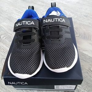 New Nautica boy's shoes size 9